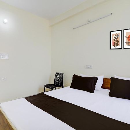 Hotel O Rn Chinhat Екстериор снимка