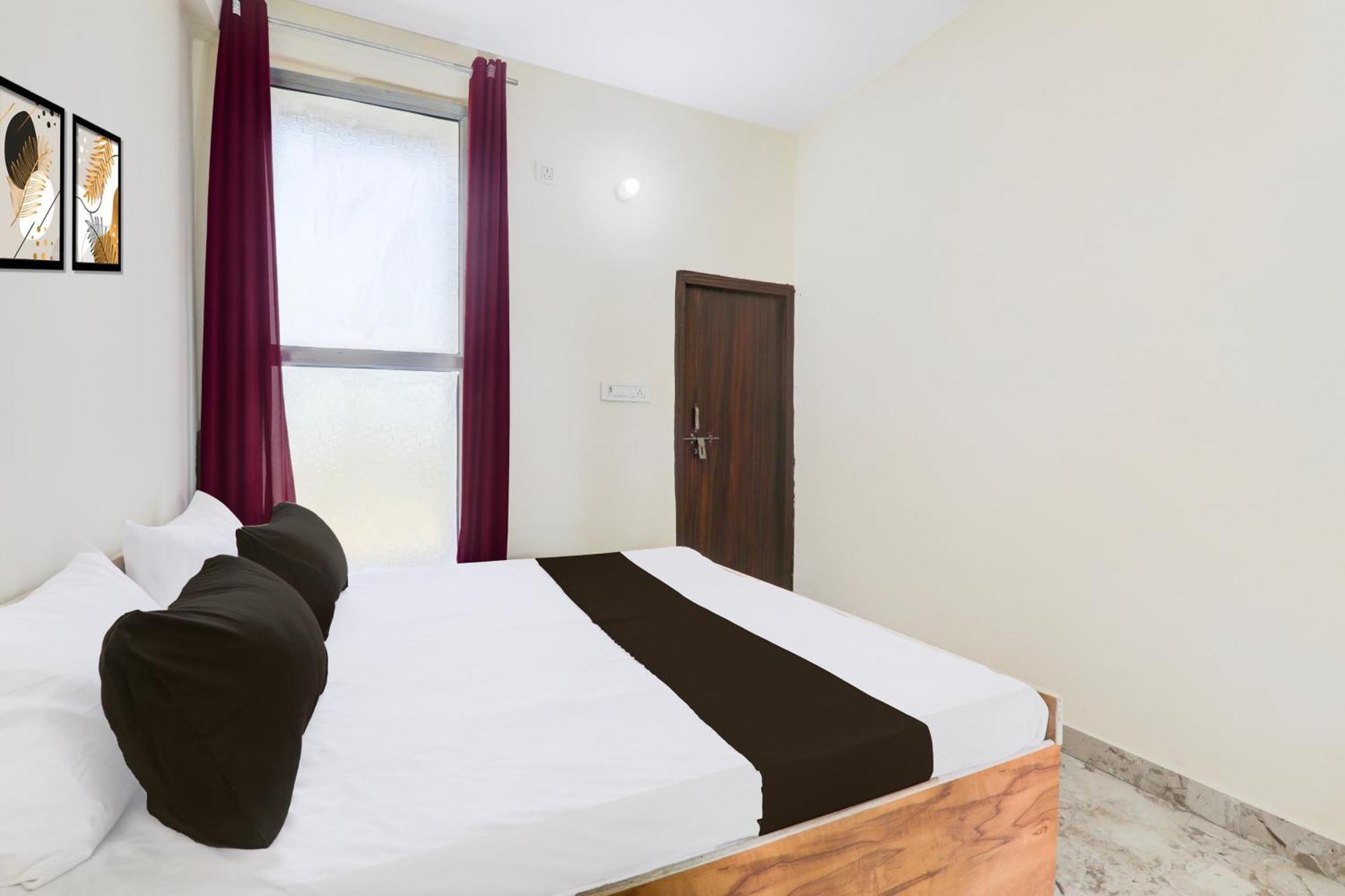 Hotel O Rn Chinhat Екстериор снимка