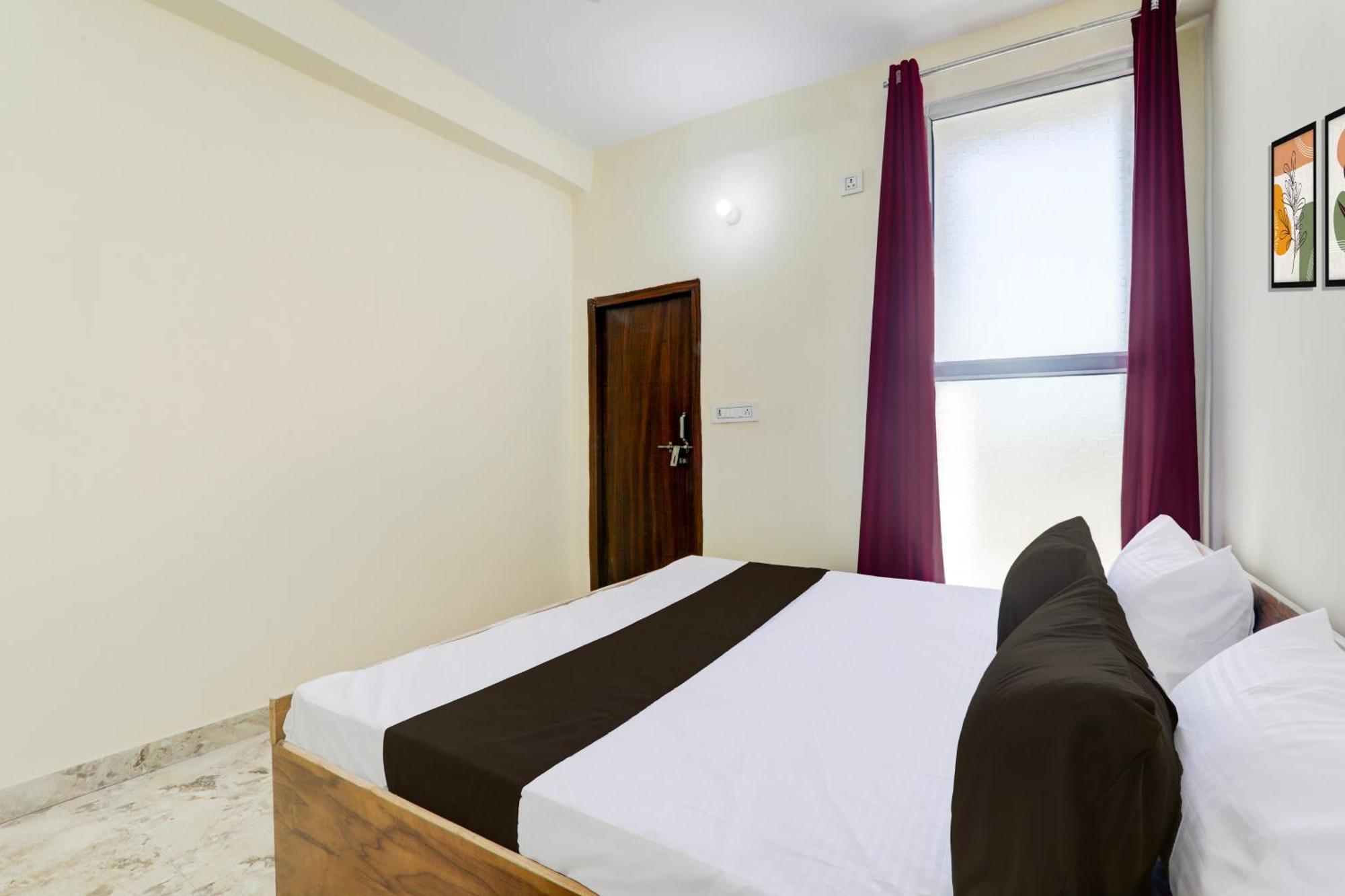 Hotel O Rn Chinhat Екстериор снимка