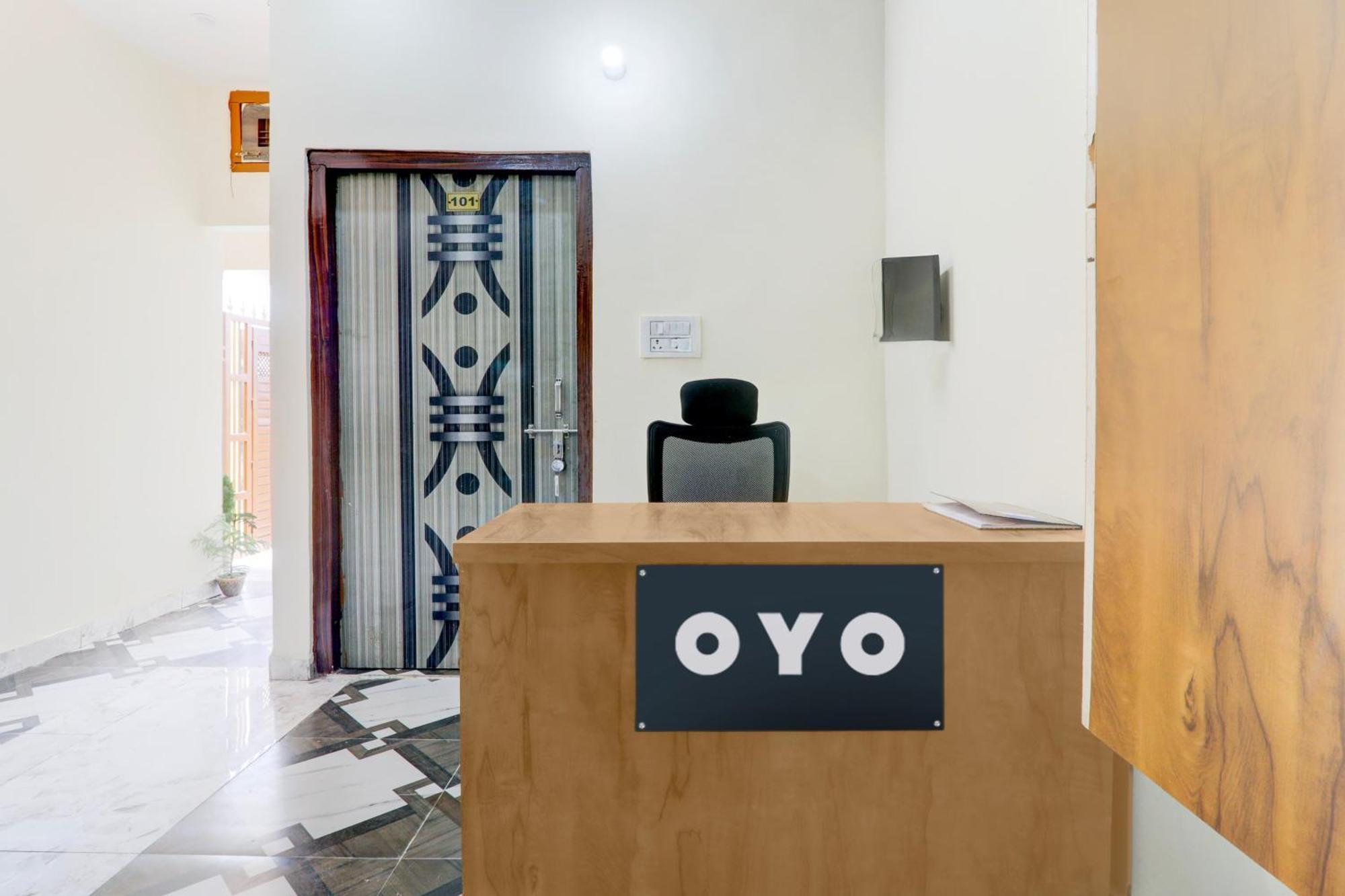 Hotel O Rn Chinhat Екстериор снимка