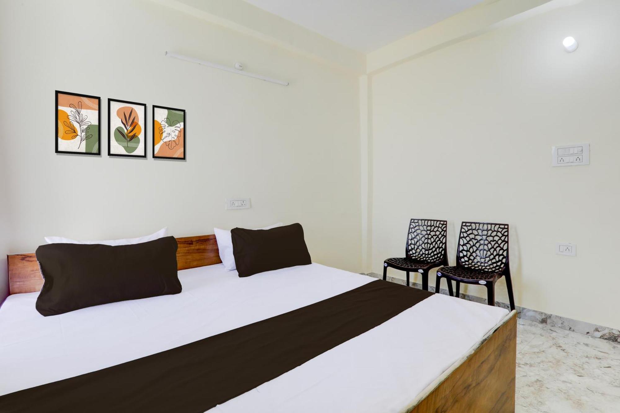 Hotel O Rn Chinhat Екстериор снимка