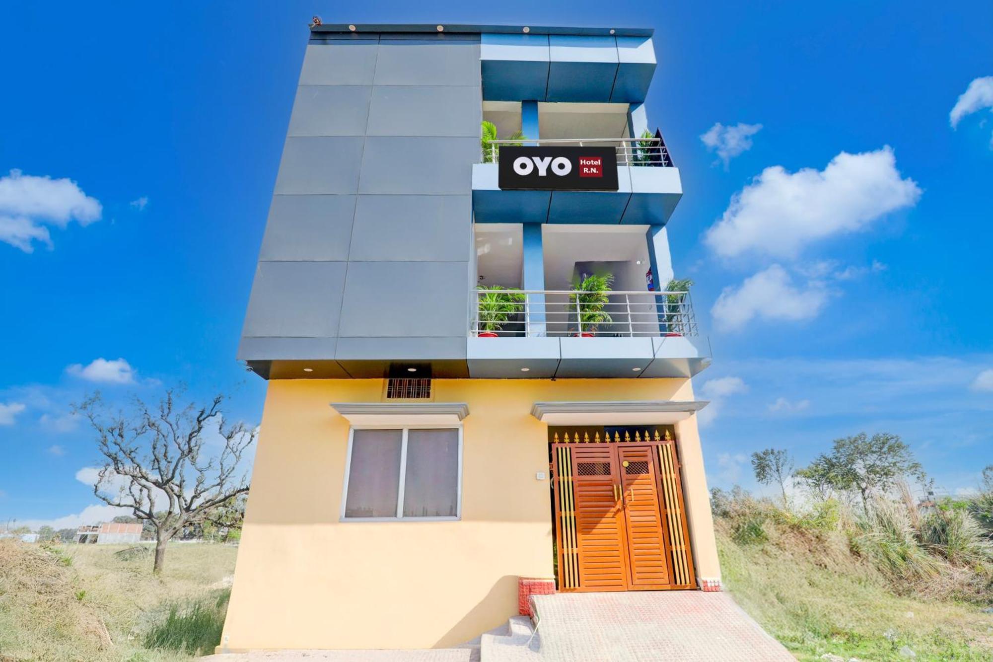 Hotel O Rn Chinhat Екстериор снимка
