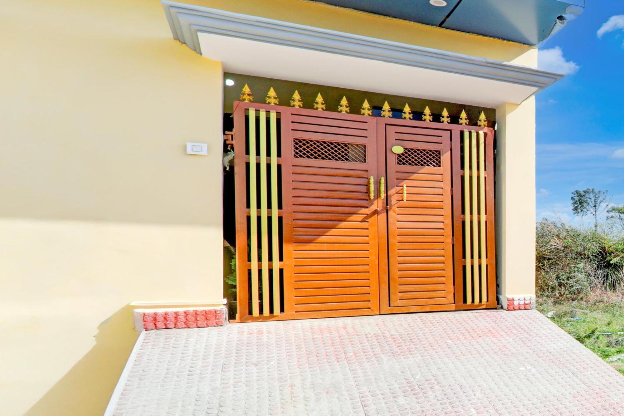 Hotel O Rn Chinhat Екстериор снимка